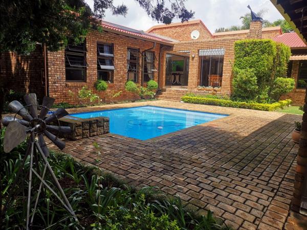 6 Bedroom House