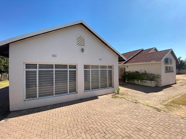 300 m² Commercial space