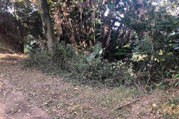 1 360 m² Land