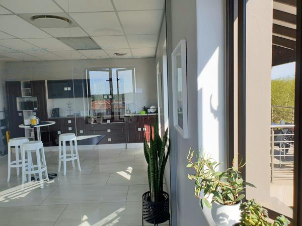 100  m² Commercial space