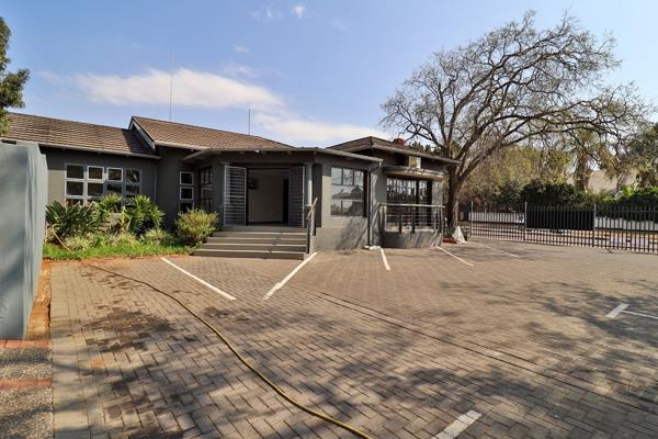 460  m² Office Space