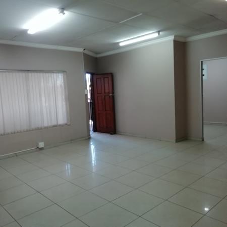 1 081  m² Office Space