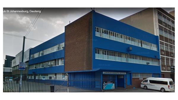 959  m² Commercial space