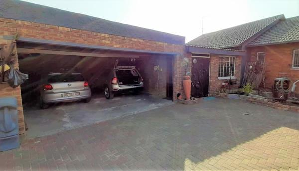 6 Bedroom House