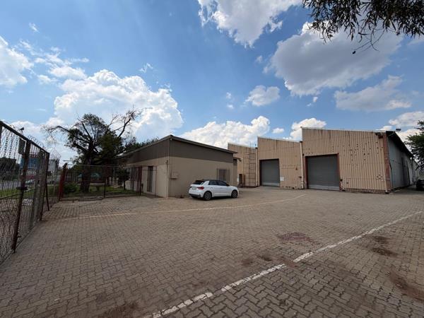 1 100 m² Industrial space
