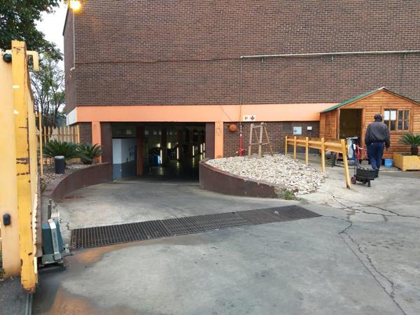 9 550  m² Industrial space