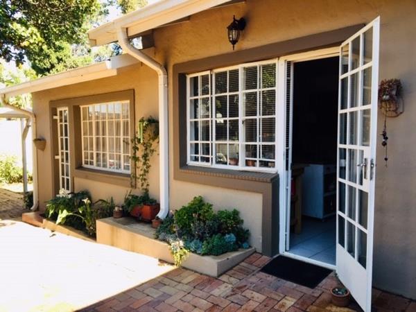 1 Bedroom Garden Cottage