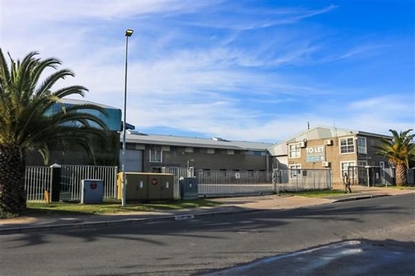 3 260  m² Industrial space