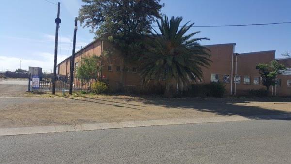 1 747  m² Industrial space