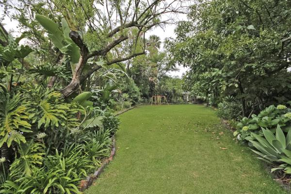 3 000 m² Land