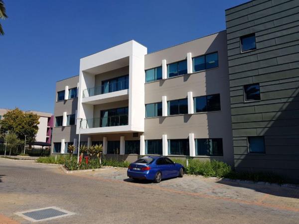 552  m² Commercial space