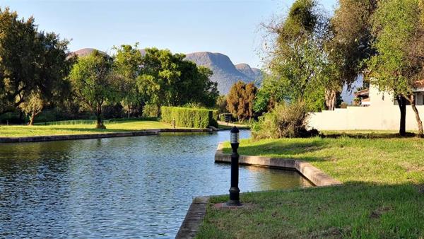 1 083 m² Land