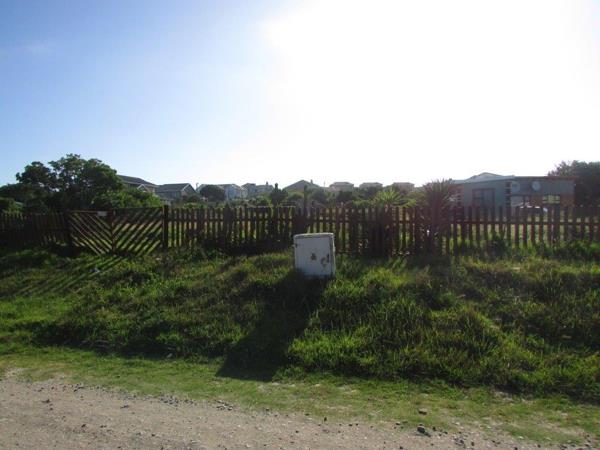 1 012 m² Land