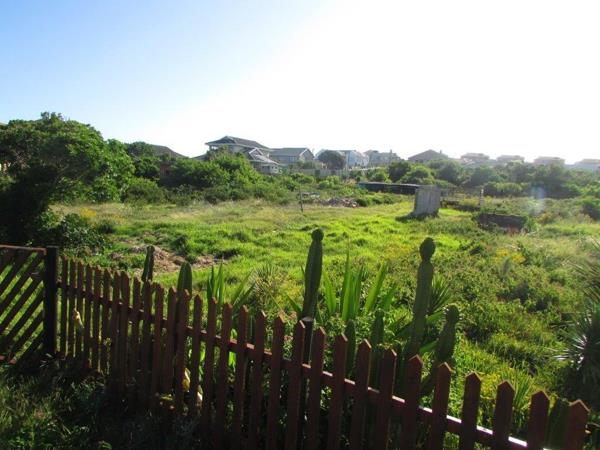 1 012 m² Land