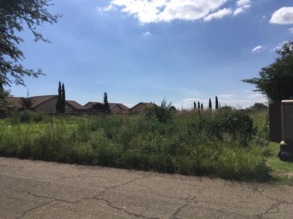 1 100 m² Land