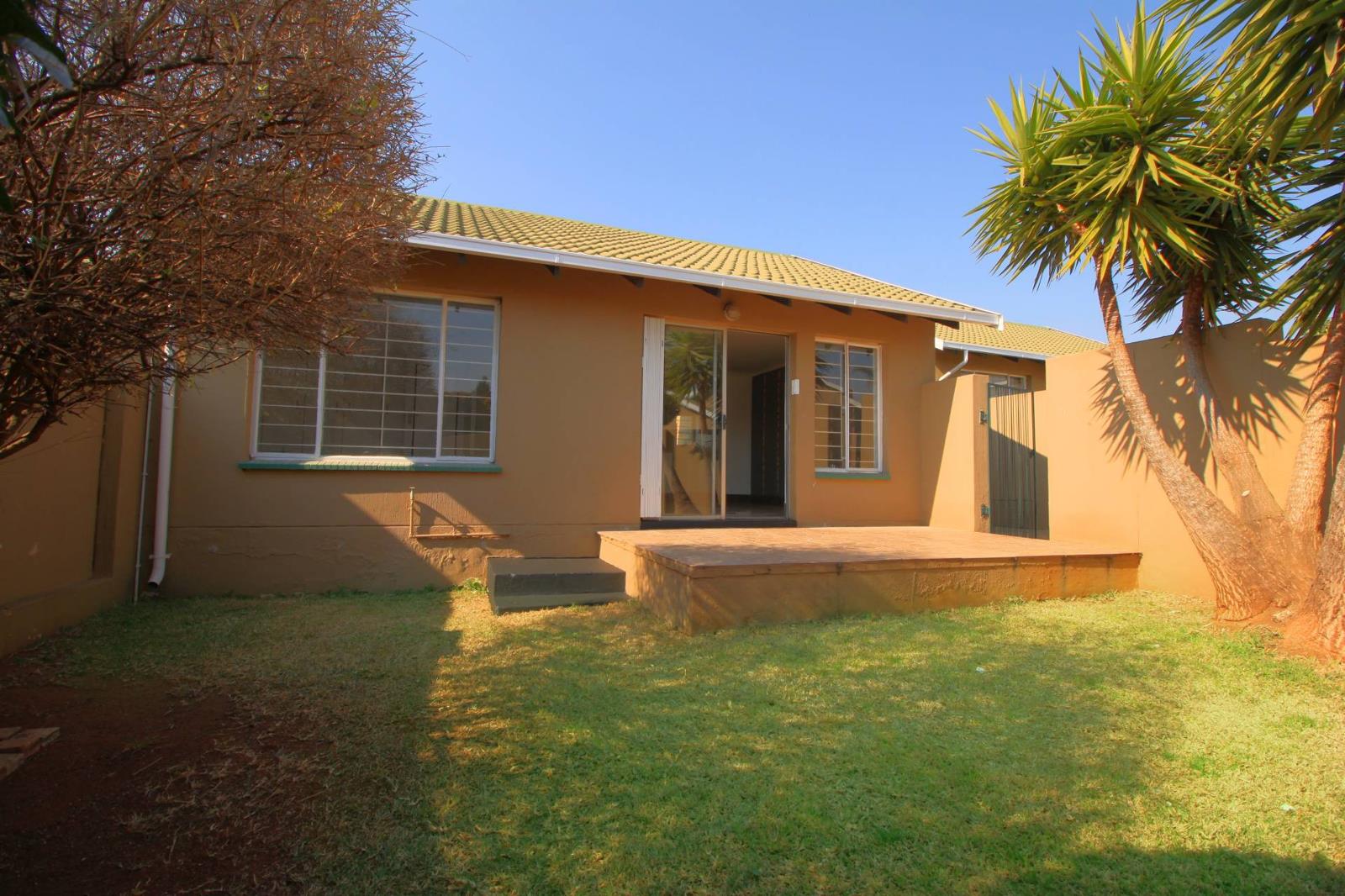 2 Bedroom Simplex in Sundowner
