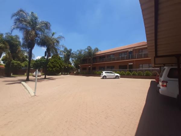 100  m² Commercial space