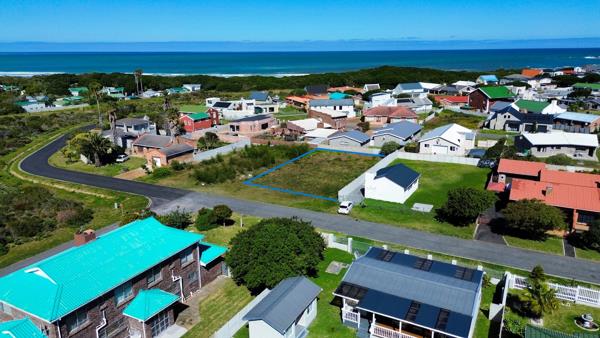 735 m² Land