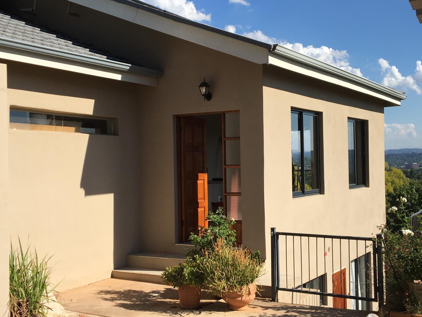 1 Bedroom Garden Cottage in Waverley