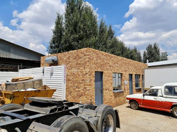 1 704  m² Industrial space