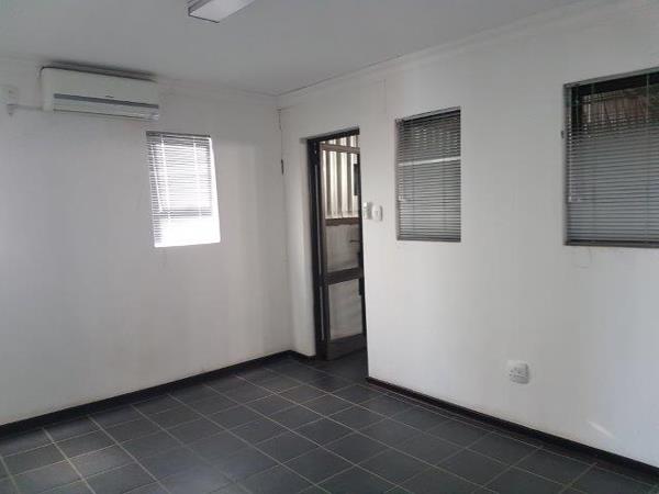 2 923  m² Industrial space