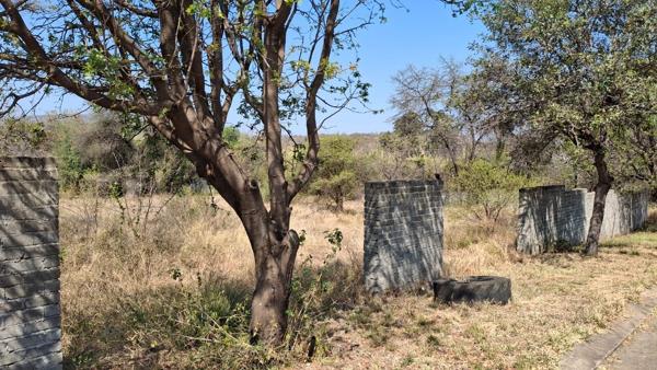 1 180 m² Land