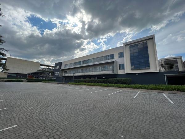 3 000 m² Commercial space
