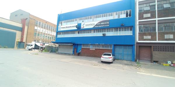 2 500  m² Industrial space