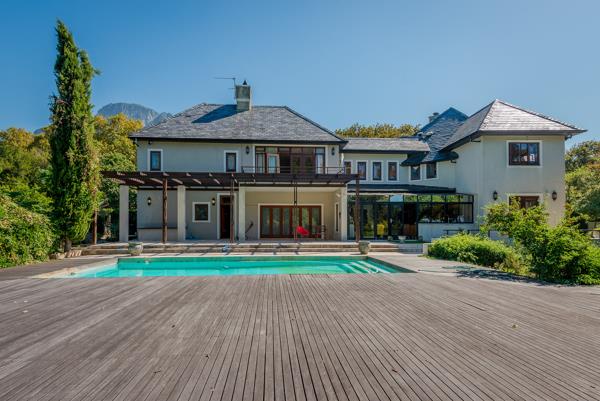 5 Bedroom House