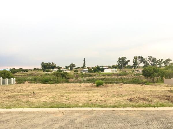 954 m² Land