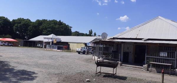 900  m² Commercial space