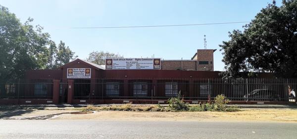 502  m² Commercial space