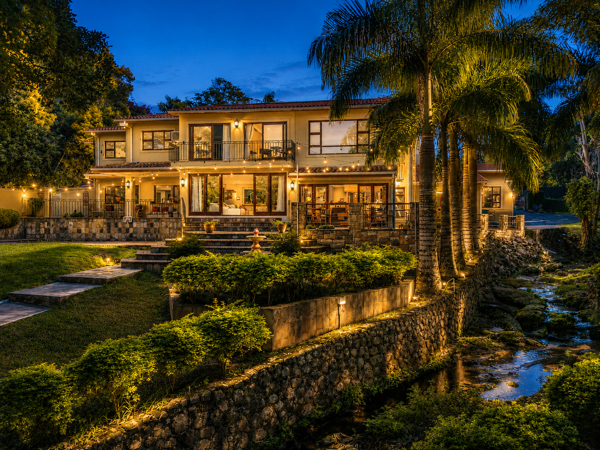 6 Bedroom House