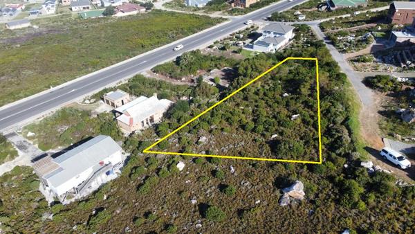 1 787 m² Land