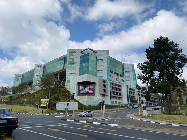 617  m² Commercial space