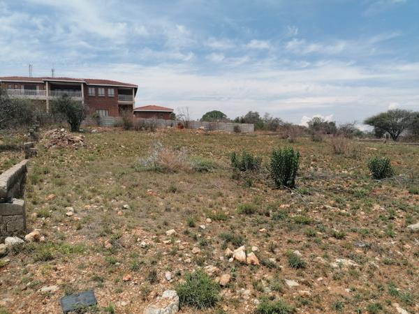 1 438 m² Land