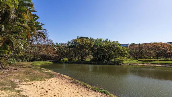 1 432 m² Land