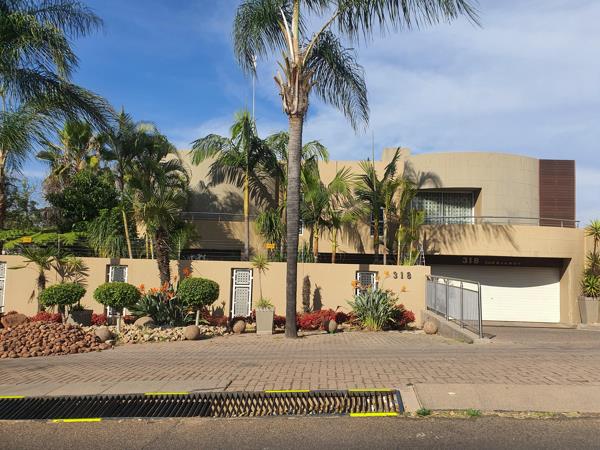 6 Bedroom House