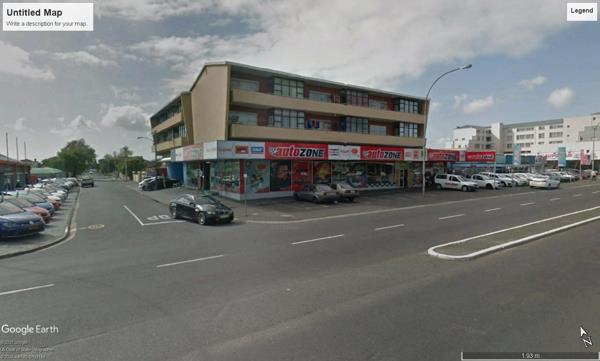 1 613  m² Retail Space