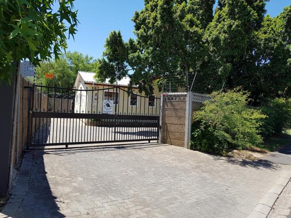 6 Bedroom House