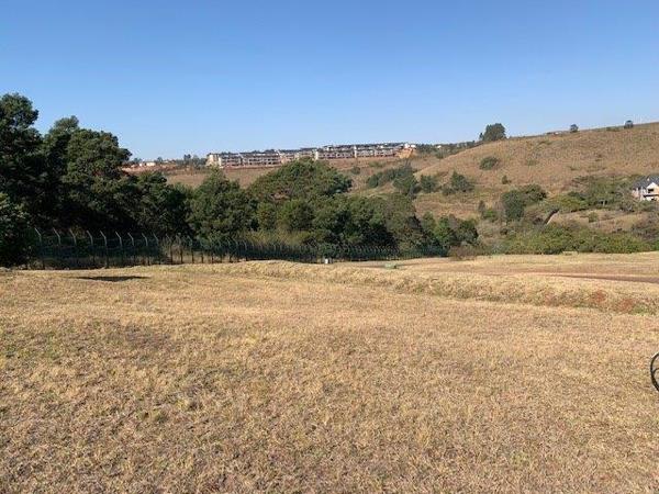 1 100 m² Land