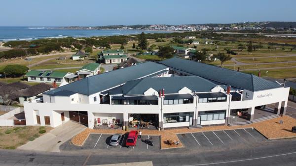 138  m² Commercial space