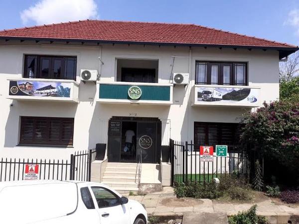 1 300 m² Commercial space