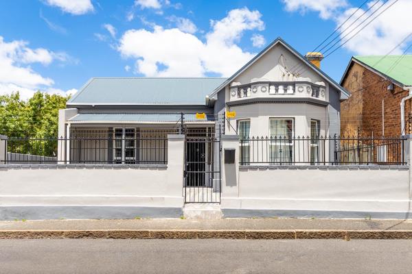 9 Bedroom House