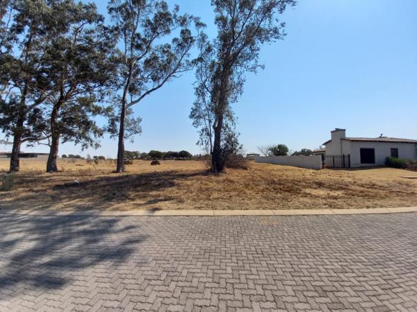 1 101 m² Land
