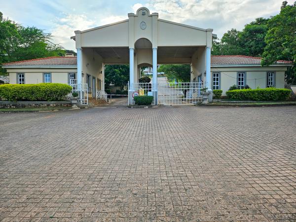 689 m² Land