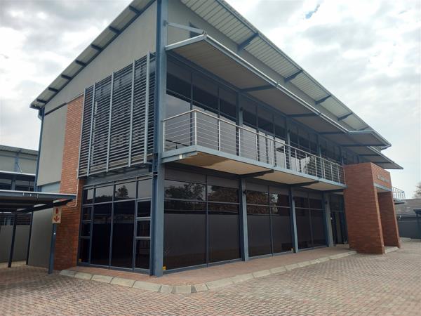 1 000 m² Commercial space