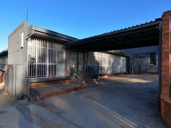 380  m² Industrial space