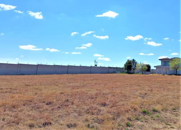 1 125 m² Land