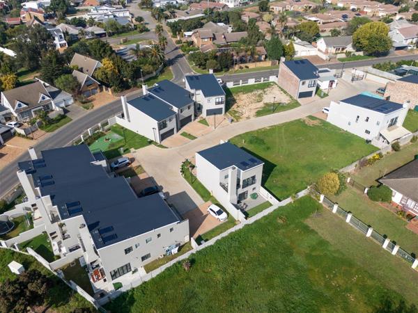 4 Bedroom Townhouse